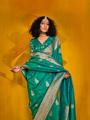 Bottle Green Silk Saree With Blouse Piece