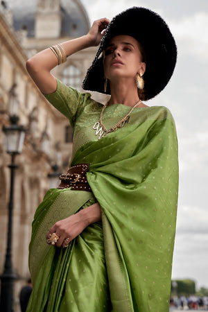 Green Banarasi Silk Saree With Blouse Piece