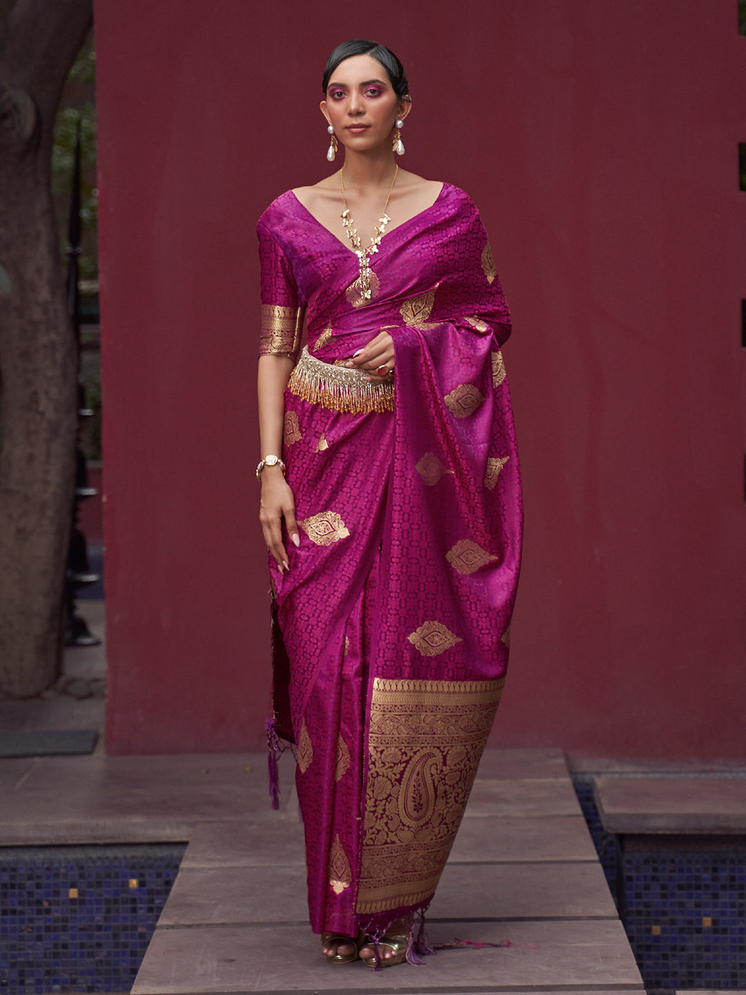 Magenta Handloom Banarasi Silk Saree | Avishya.com