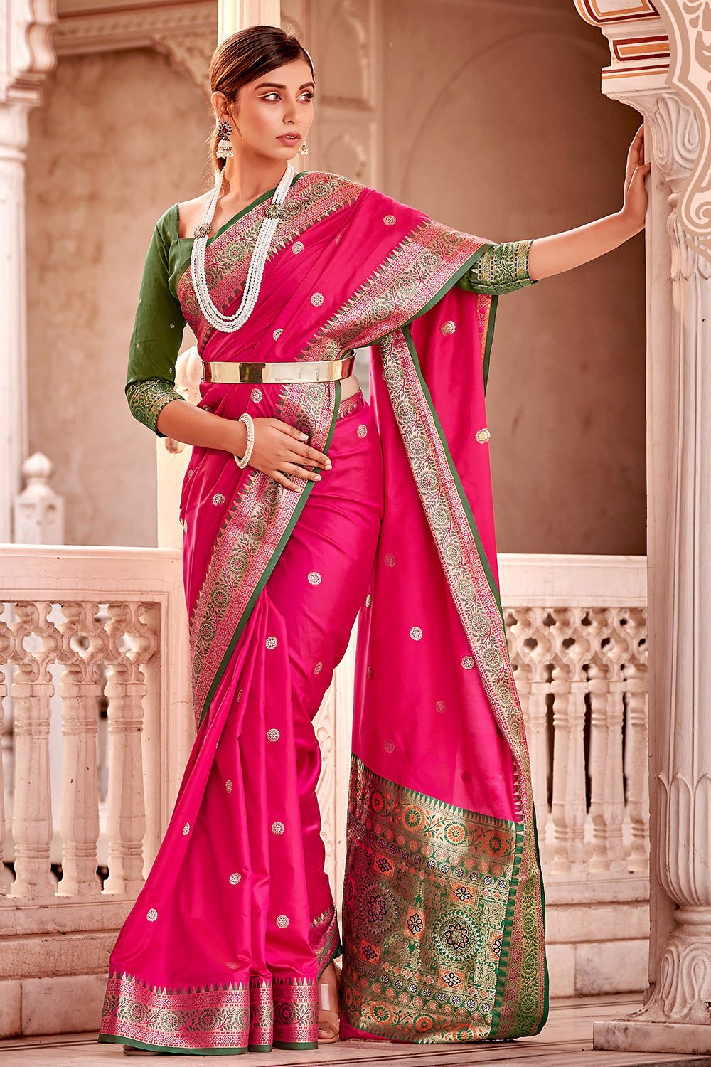 Woven Zari Light Pink Banarasi Saree in Silk SARV163260