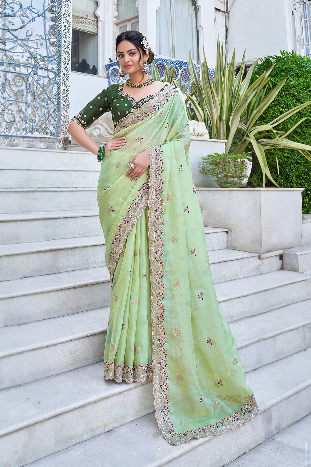 Ivory Pure Satin Saree Set Design by Amrita Thakur at Pernia's Pop Up Shop  2024