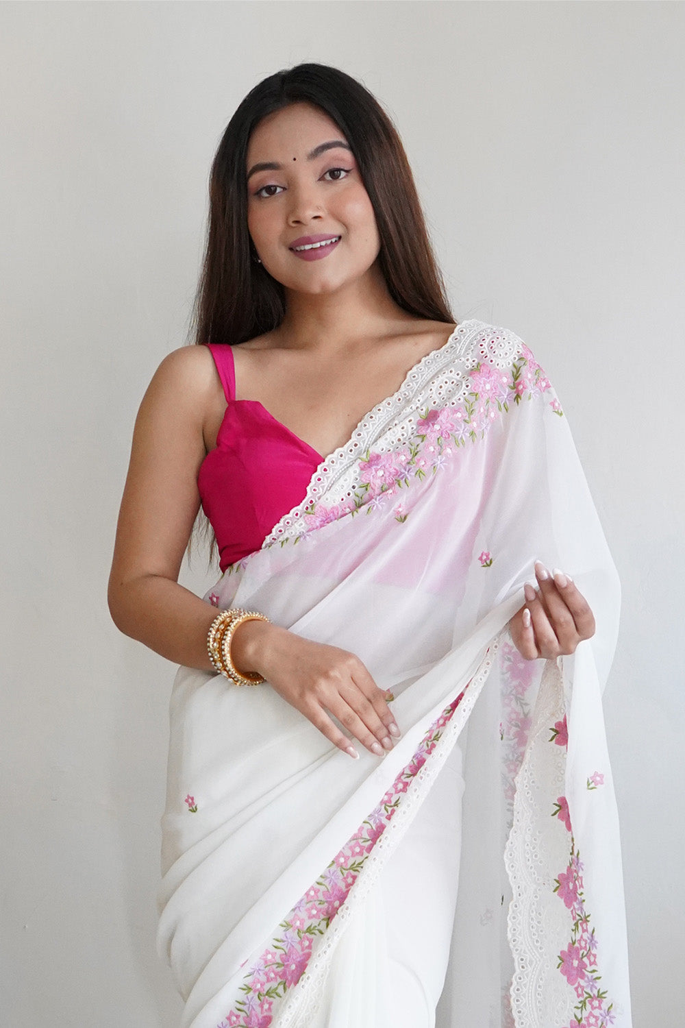 Odette Women White Organza Leaf Print Saree With Unstitched Blouse