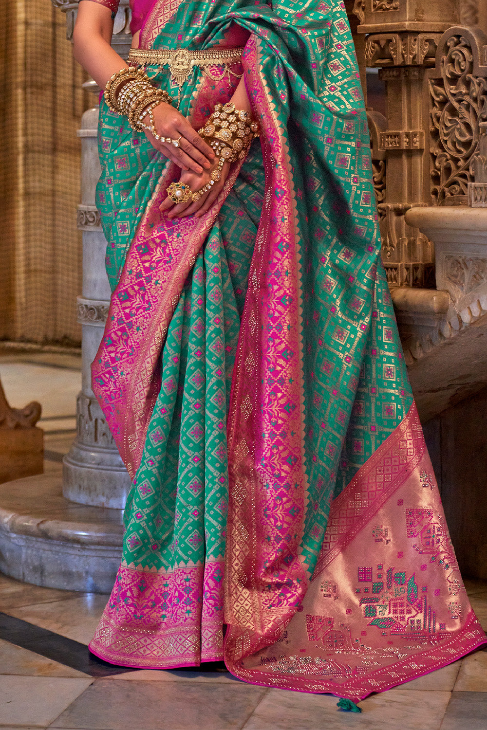 Dark Green Banarasi Silk Saree With Blouse