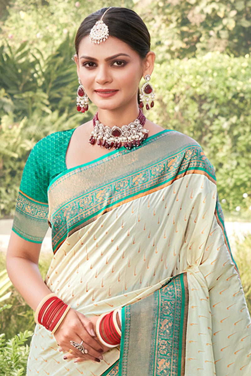 Buy White Banarasi Silk Saree With Blouse Piece online-Karagiri