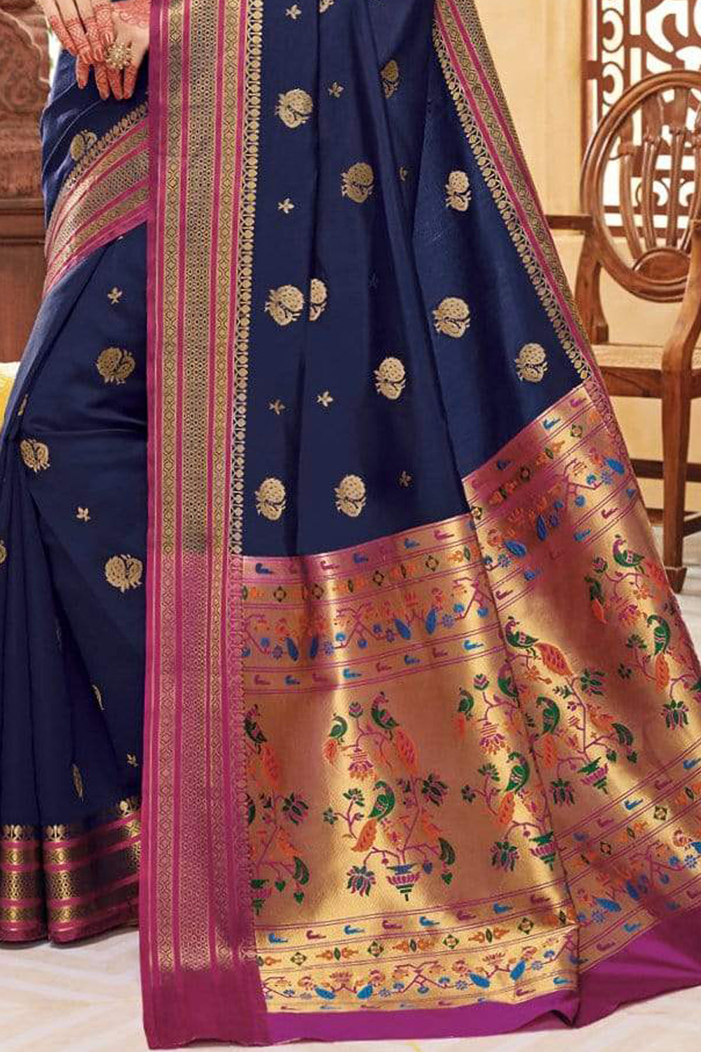 Buy the amazing Navy Blue Woven Paithani Saree - Karagiri