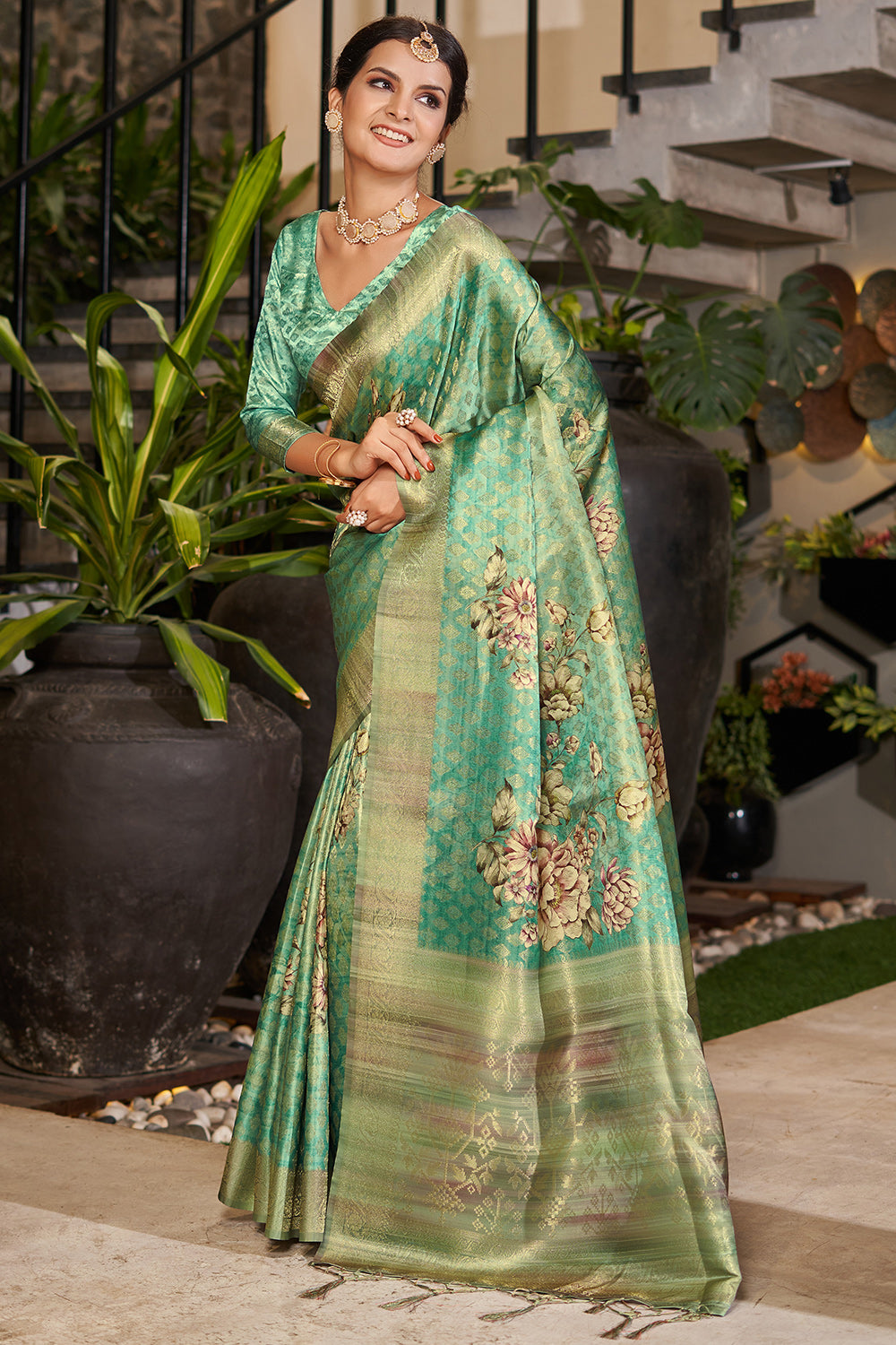 Buy Captivating Yellow Woven Silk Haldi Wear Saree - Zeel Clothing