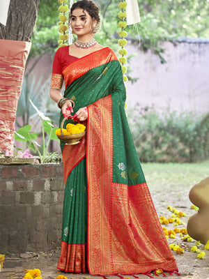 Green Silk Saree With Blouse Piece