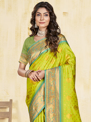 Green Silk Saree With Blouse Piece