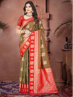 Green Silk Saree With Blouse Piece