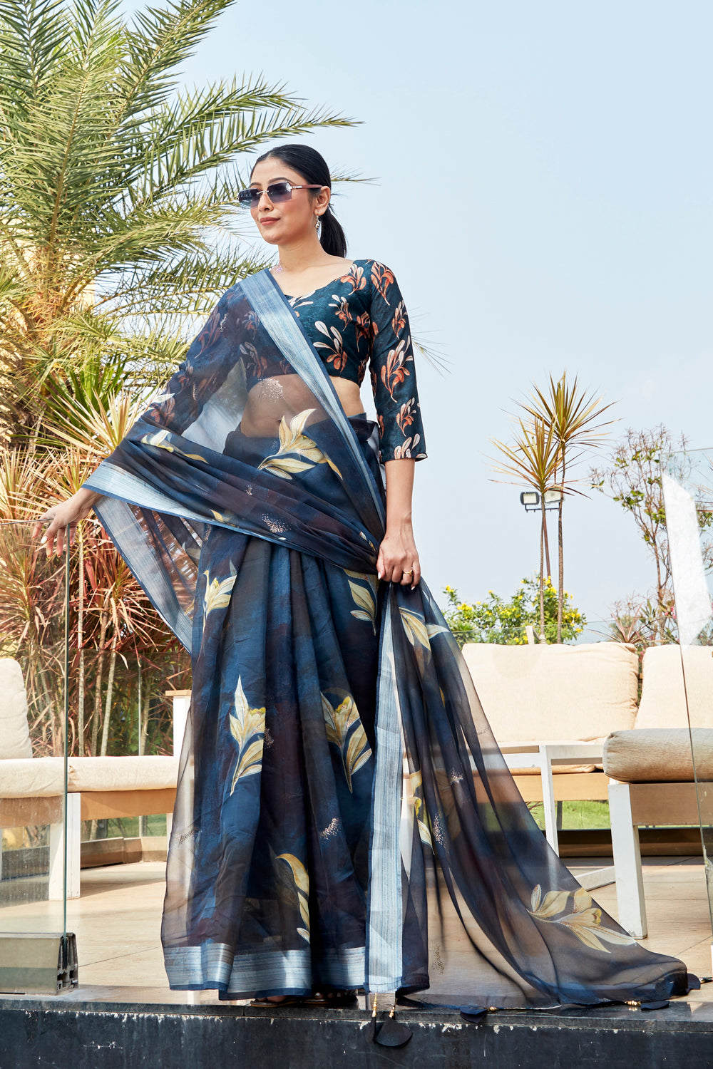 Navy Blue Organza Saree Set Design by Suruchi Parakh at Pernia's Pop Up  Shop 2024