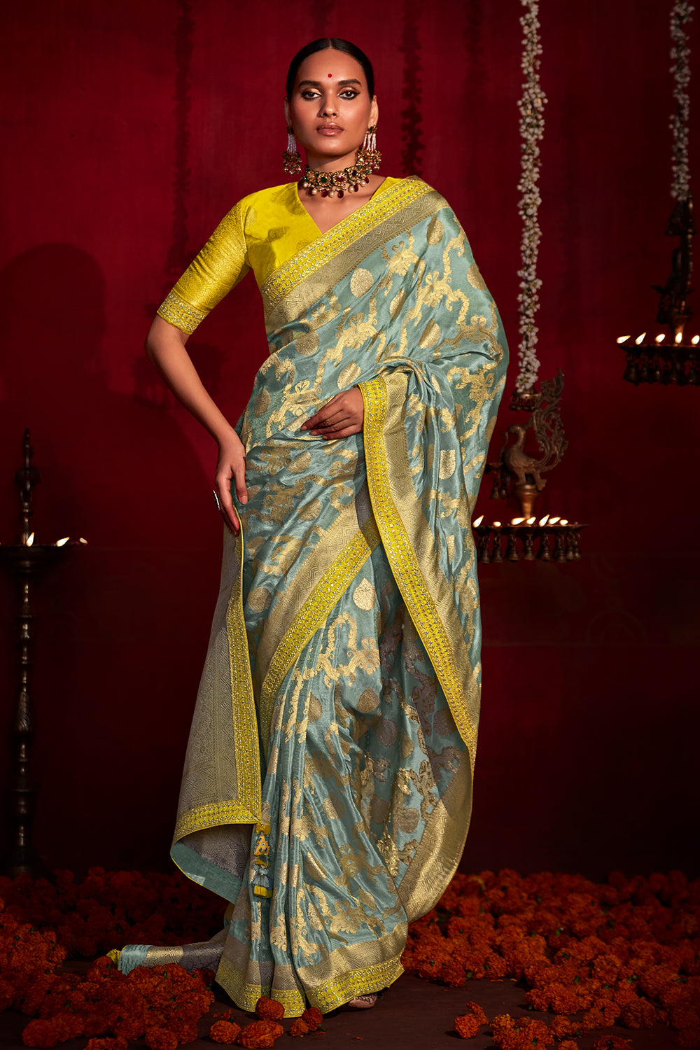 Small border soft tissue khadi saree in gold