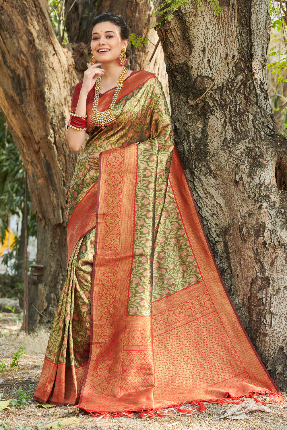 Monjolika Fashion Mantra Silk Exclusive Banarasi Saree Collection at cheap  rate