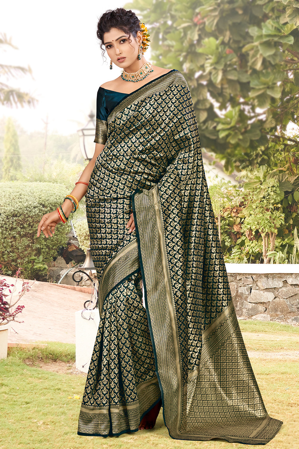 Forest Green Banarasi Silk Saree | Raw silk saree, Silk sarees, Raw silk  fabric