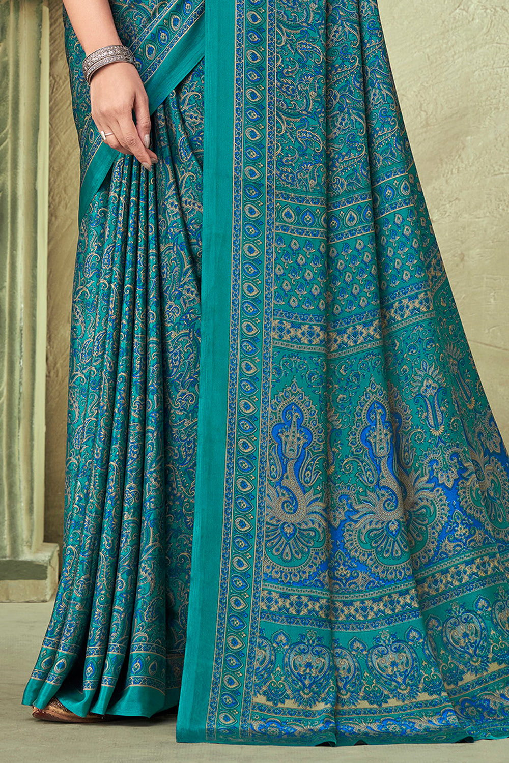 Light Blue Mysore Plain Crepe Silk Saree With Contrast Border