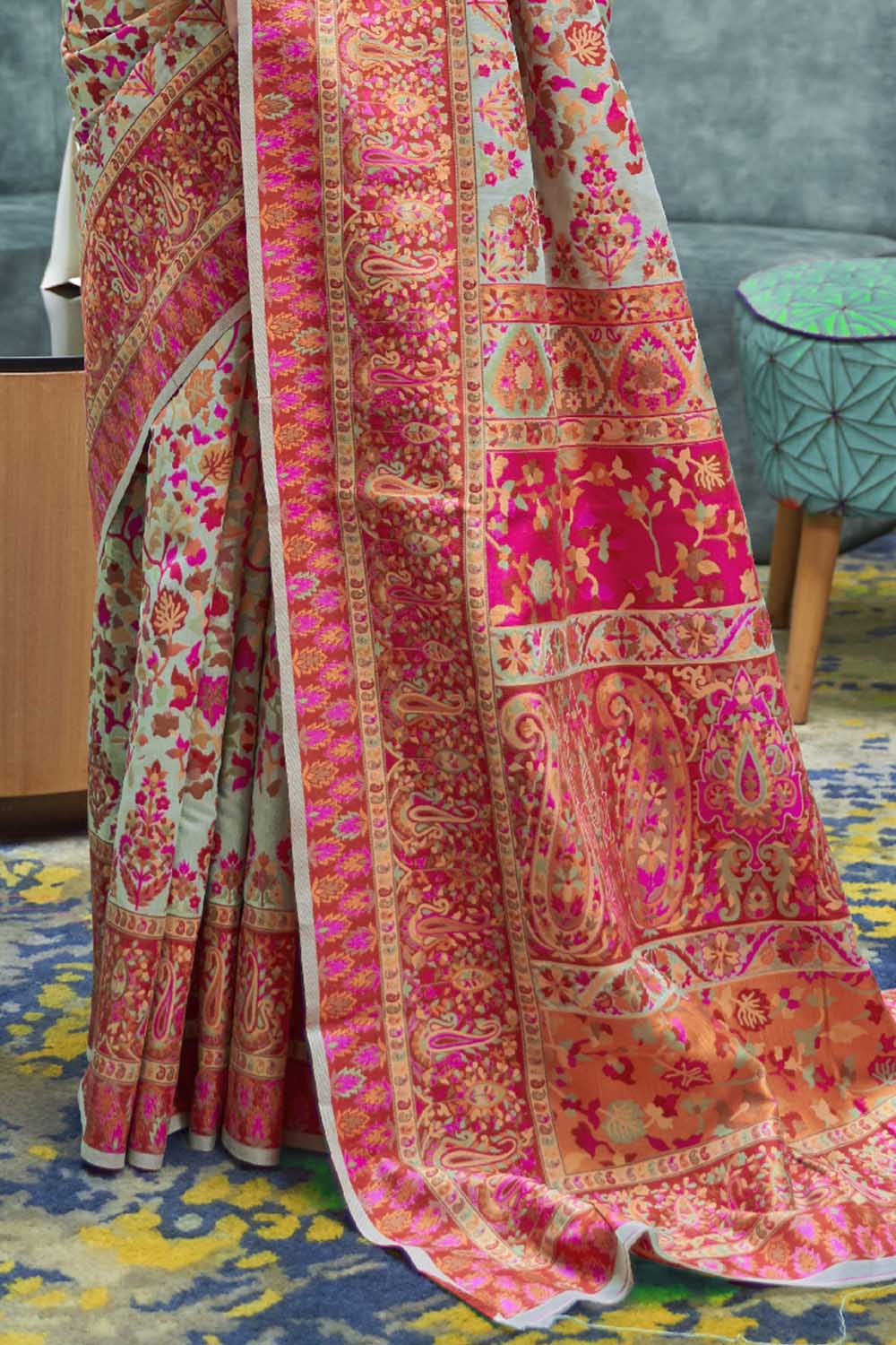 Buy the beautiful Pastel Green Banarasi - Patola Saree online-Karagiri