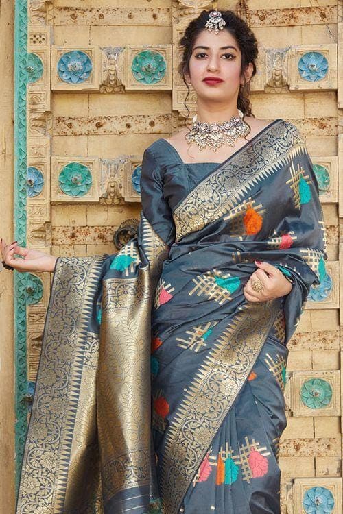 Karagiri - Beautiful jaal woven Banarasi saree with... | Facebook