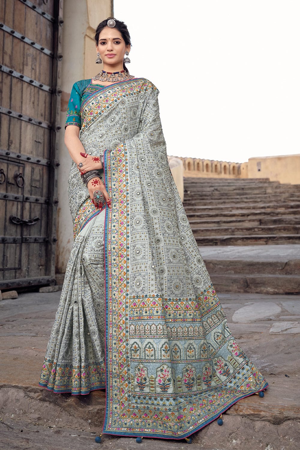 Beige - Banarasi Silk - Sarees: Buy Latest Indian Sarees Collection Online  | Utsav Fashion