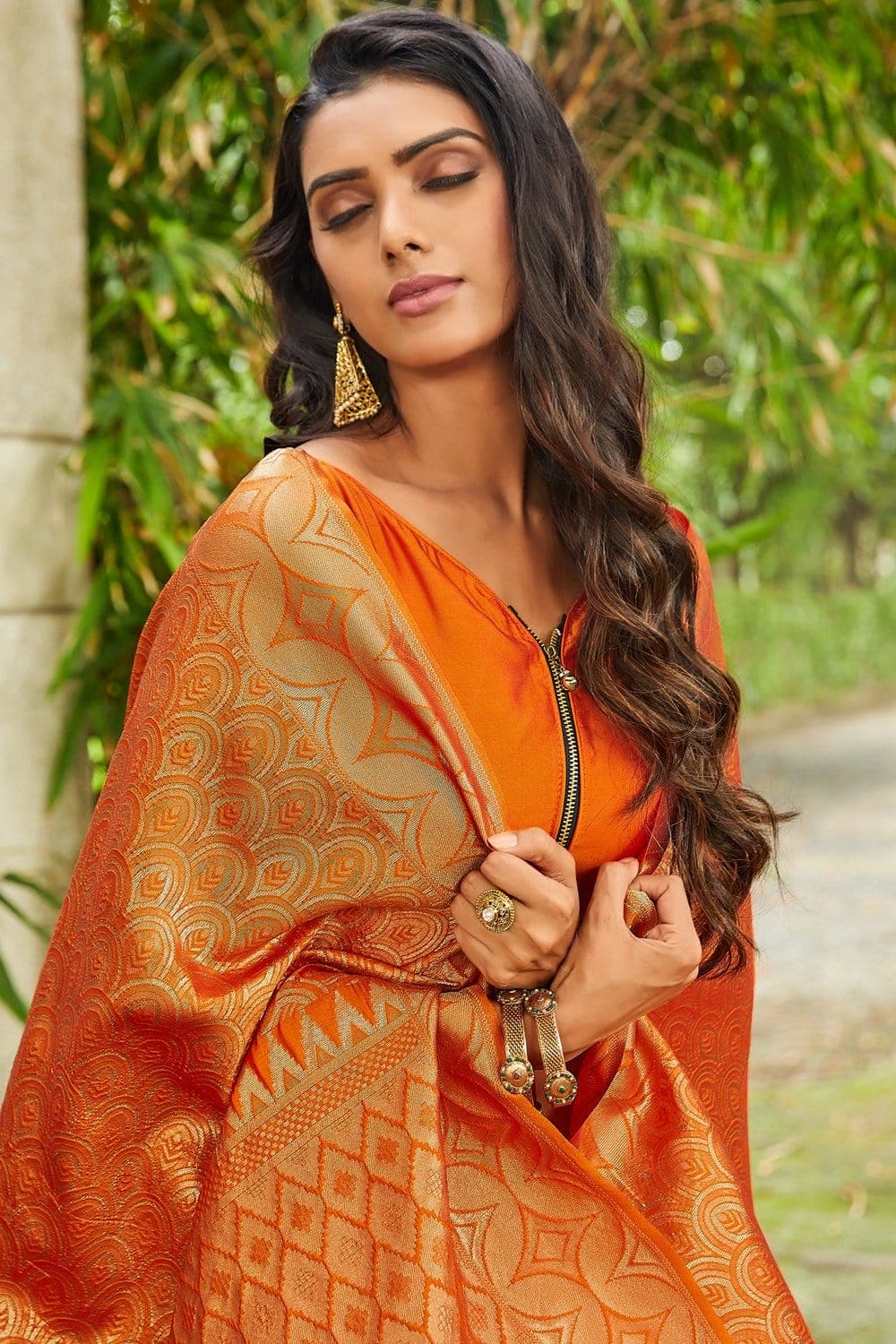 11 Chic Contrast Blouse Ideas For Orange Sarees • Keep Me Stylish