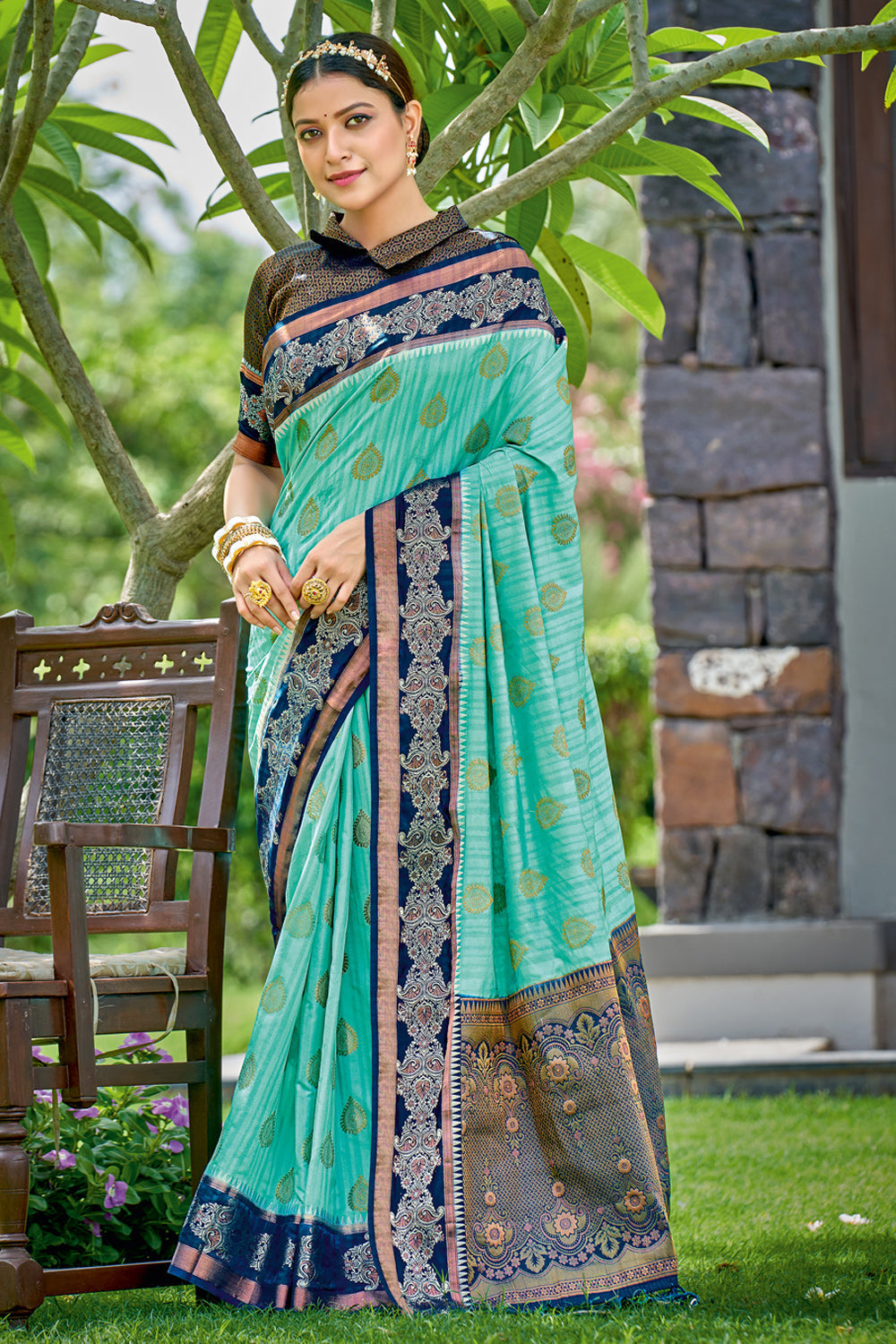 Turquoise Blue Color Contrast Kanjivaram Silk Saree (031901859)