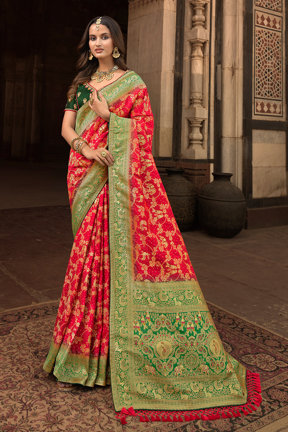 Net Red Designer Sarees at Rs 2595 in Delhi | ID: 3788027388