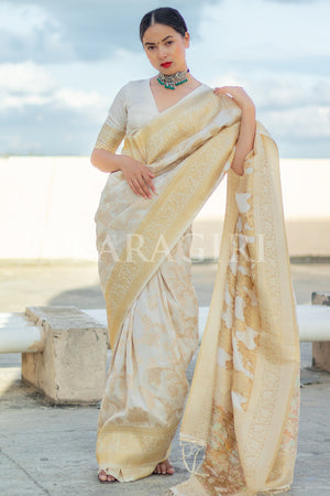 Tamil bride. Wedding. White saree. Pearl jewelry! South Indian Sri Lankan  bride, Traditional Southe… | Indian bridal hairstyles, Indian bridal,  Kerala wedding saree