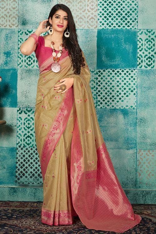 How To Wear Saree In Different Styles For Perfect Look | Trendy Saree  Draping Style - Hiscraves