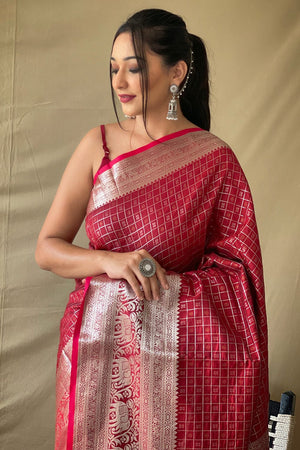 25+ Red Saree Designs to Wear on Your Karwa Chauth 2021 | WeddingBazaar