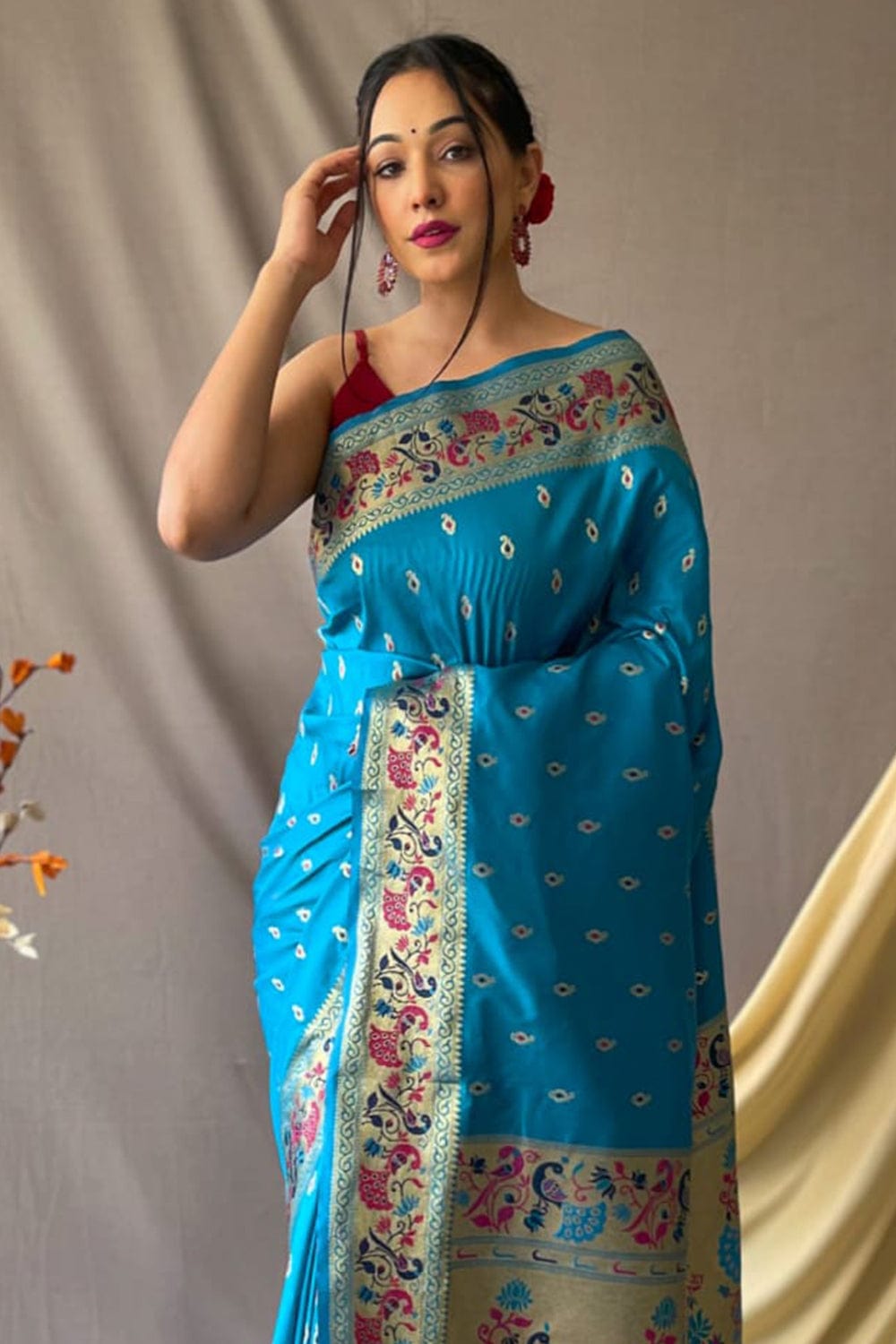 Yellow New Fashionable Banarasi silk saree Paithani Kanjivaram Celebrity  Attractive Rajwadi Surat popular Saree With Weaving