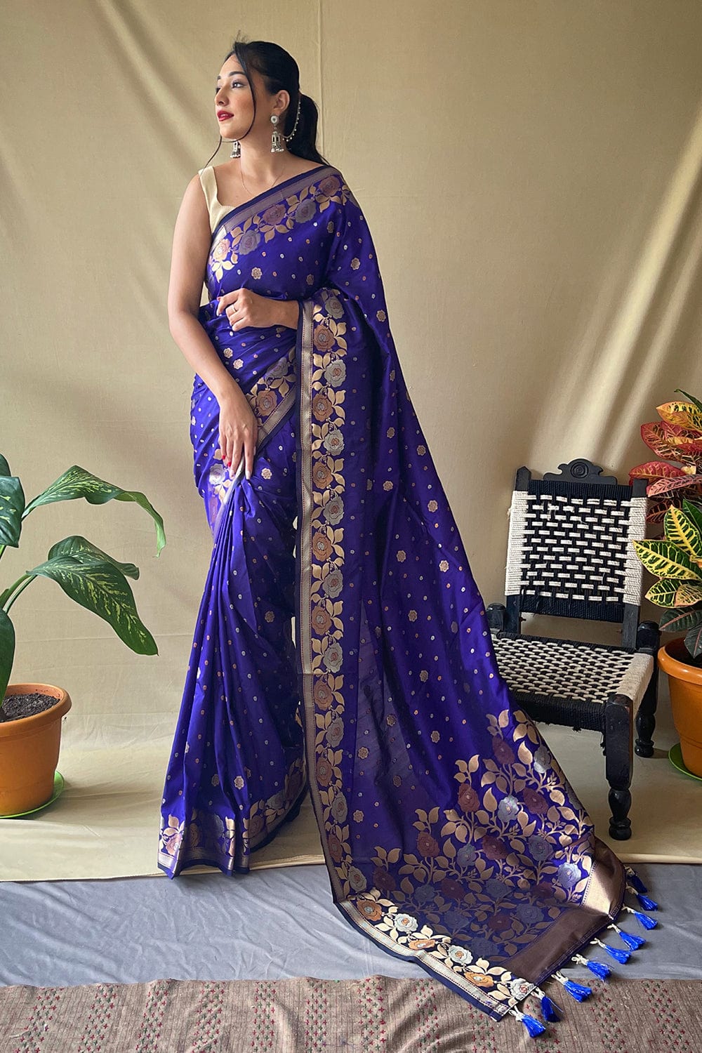 Buy Vibrant Blue Silk Saree online-Karagiri
