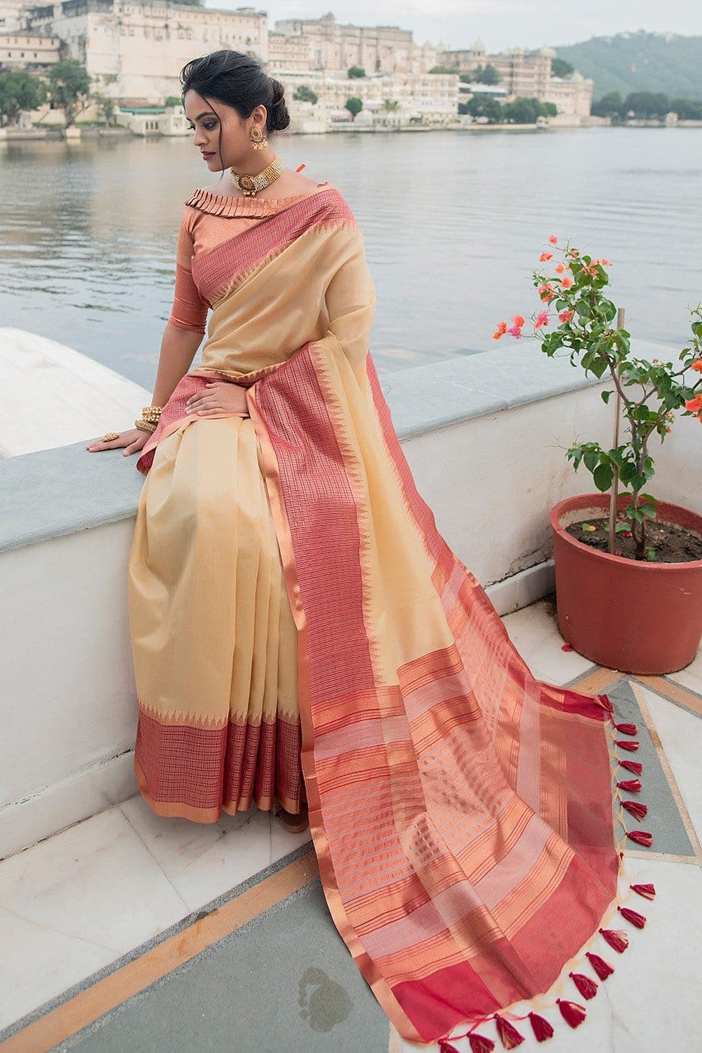 Buy Pink Raw Silk Saree With Blouse Piece online-Karagiri